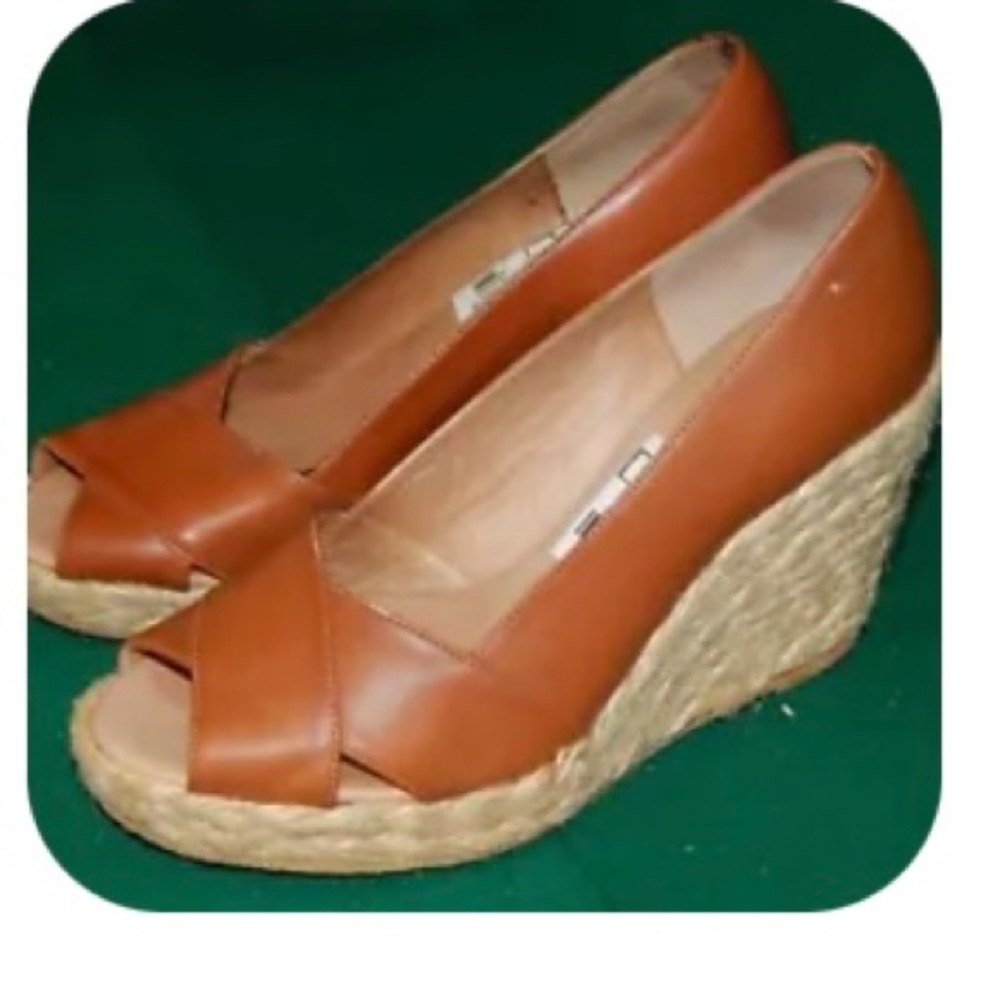 Michael kors wedges beautiful!